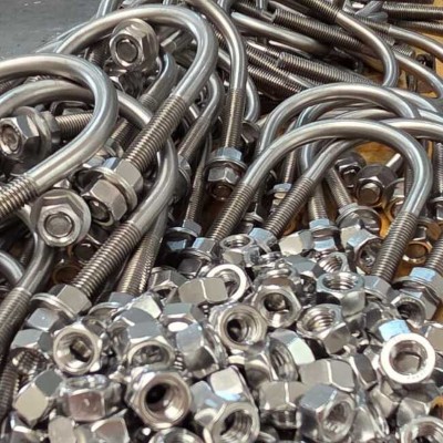 Grampos U-Bolt inox SAE 1020 para tubulações ASME